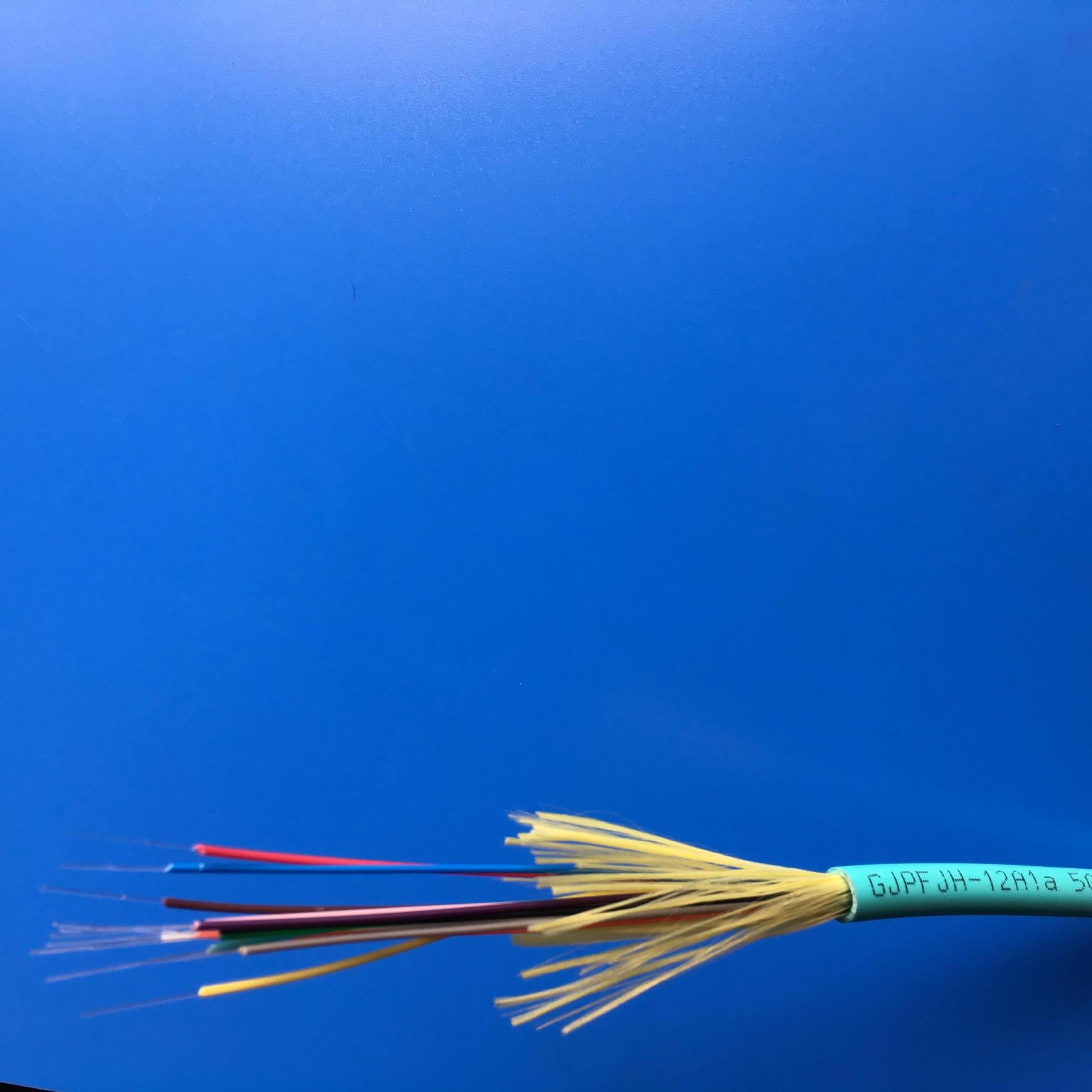 12芯室内万兆束状光缆多模束状紧包光纤光缆厂家专业定制室内光缆