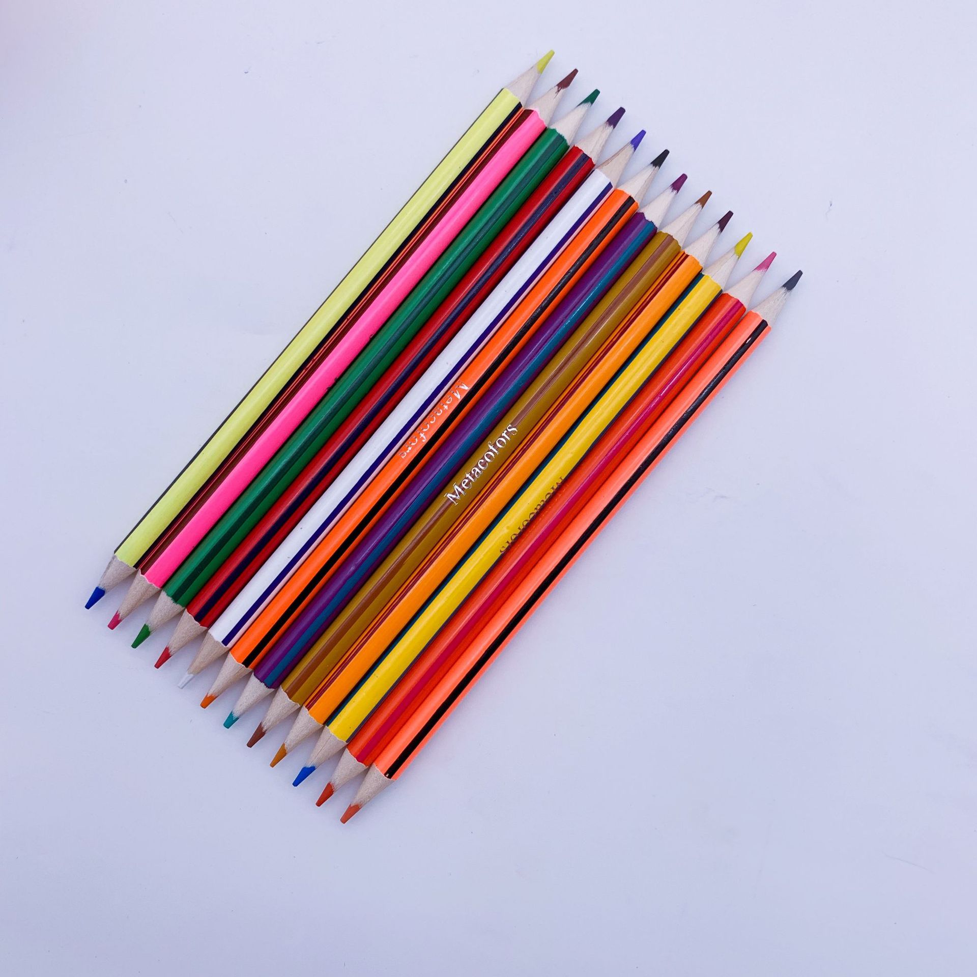 彩色铅笔长度17.7cm, 直径:0.7 笔芯:3.