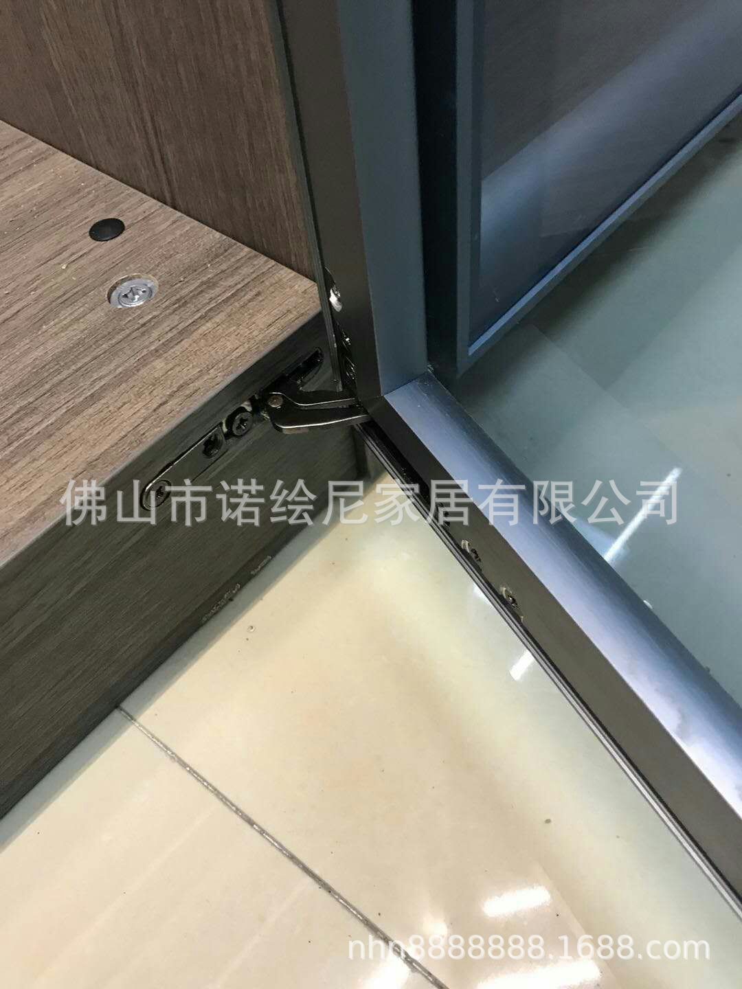 工厂家批发全屋定制进口铝横梁天地铰链 威法 款铝框玻璃衣柜门