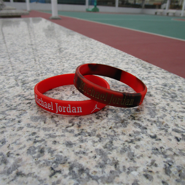 篮球星23号乔飞人签名夜光运动手环 硅胶腕带球迷饰品科比詹姆斯