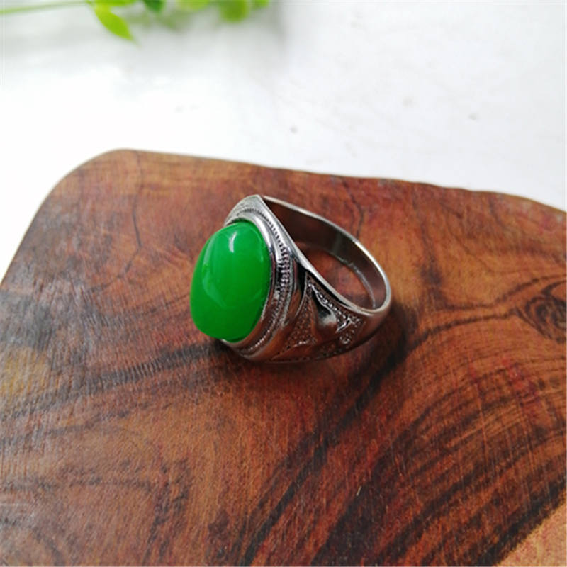 【种类】玉石戒面有三个颜色,红马来玉 绿马来玉,韩玉【材质】空台是