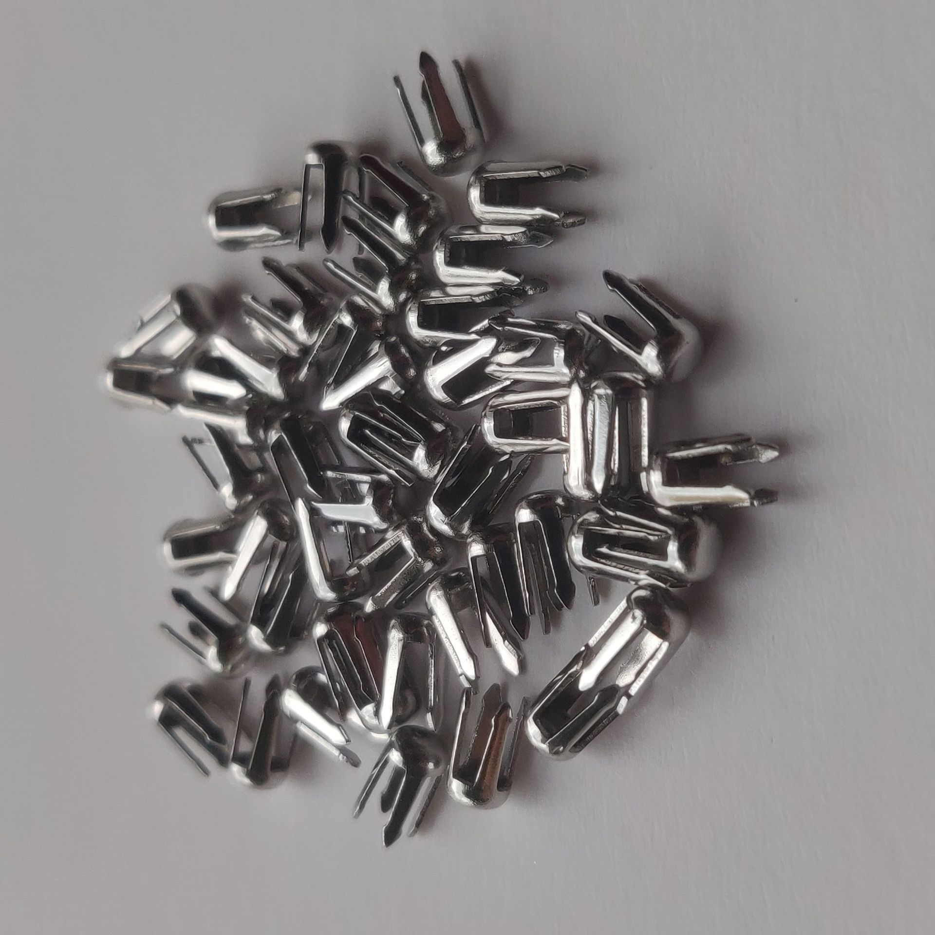 2.5mm箭头钉 倒刺钉 无磁不锈钢四爪钉 泡珠爪钉 自动钉珠机钉子