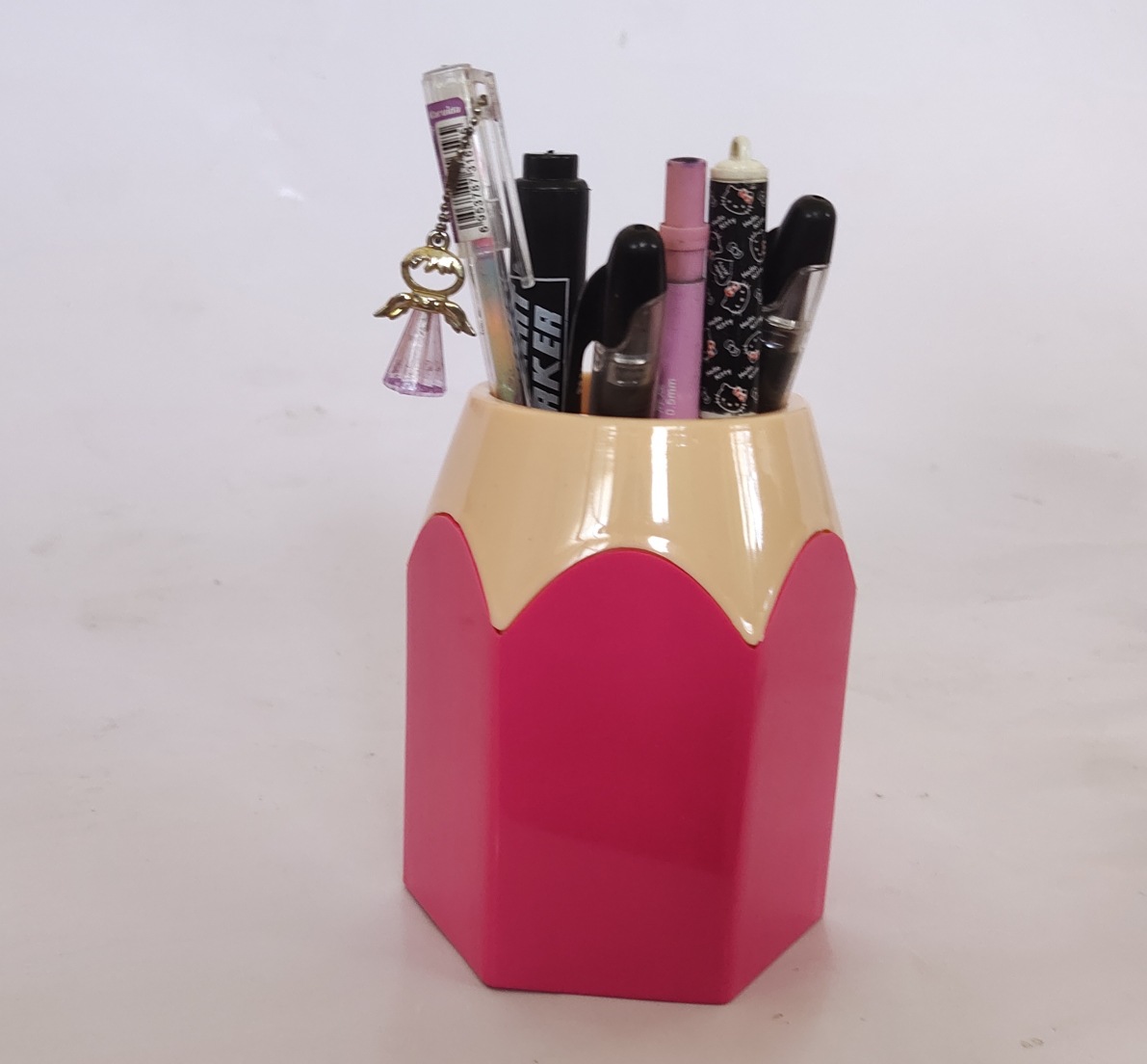 厂家直销桌面塑料创意型笔筒,可开发票