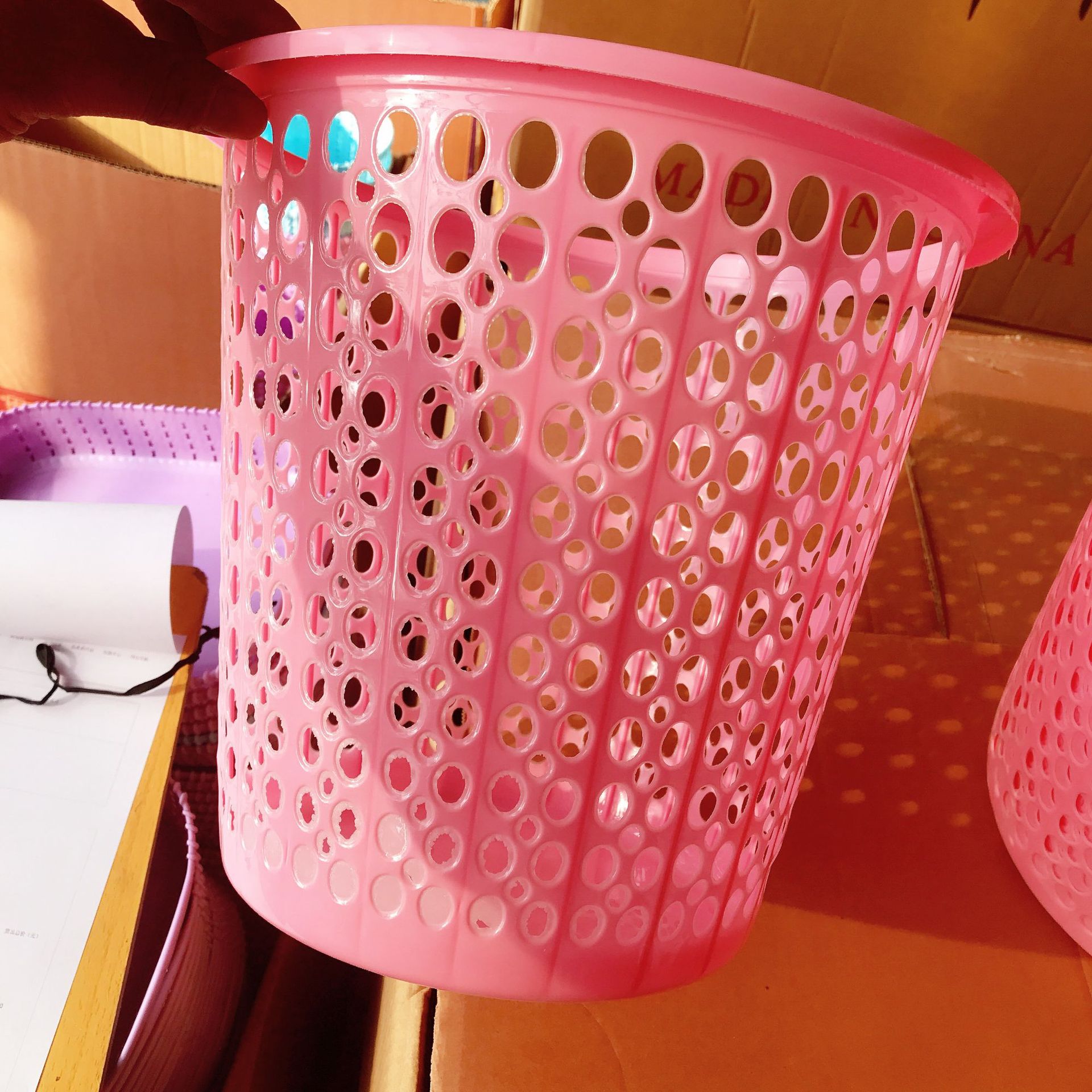 大号垃圾筐 纸篓大垃圾篓塑料镂空垃圾桶 两元店百货