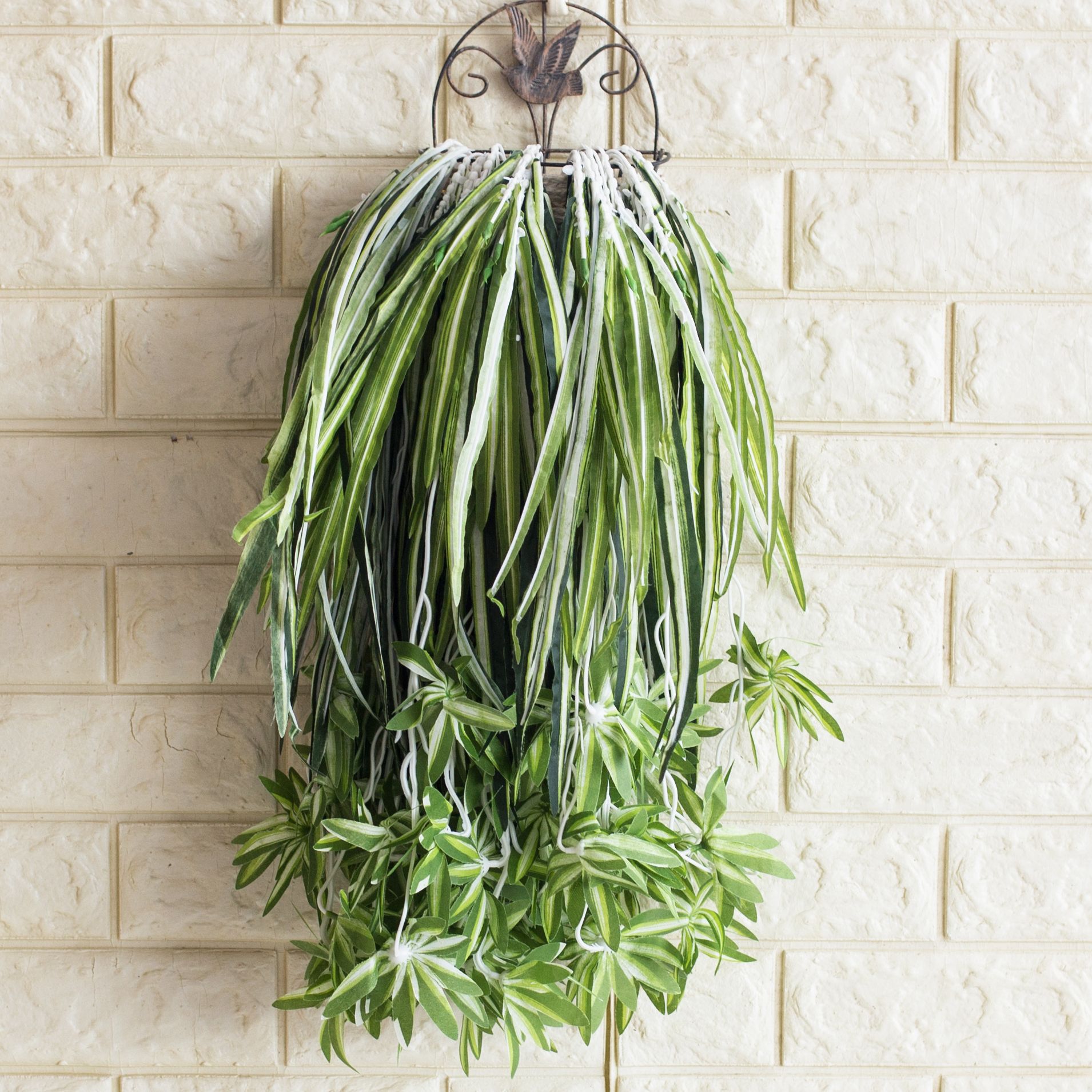厂家批发海葵叶吊兰草植物墙配材仿真白边草兰花科壁挂金边吊兰