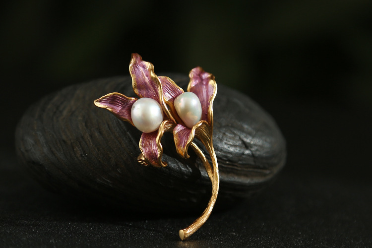 纯手原创珍珠琉璃百合花胸针