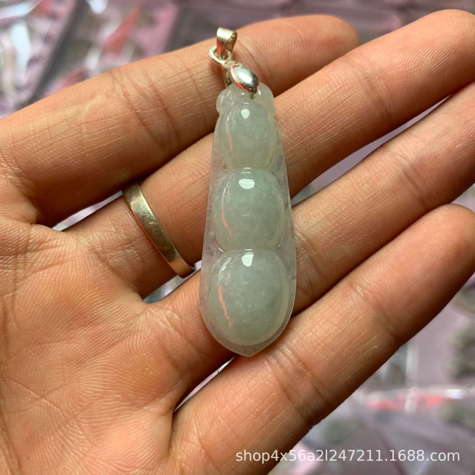 缅甸翡翠a货四季豆吊坠冰种富贵豆玉器福豆吊坠高冰起胶玉坠