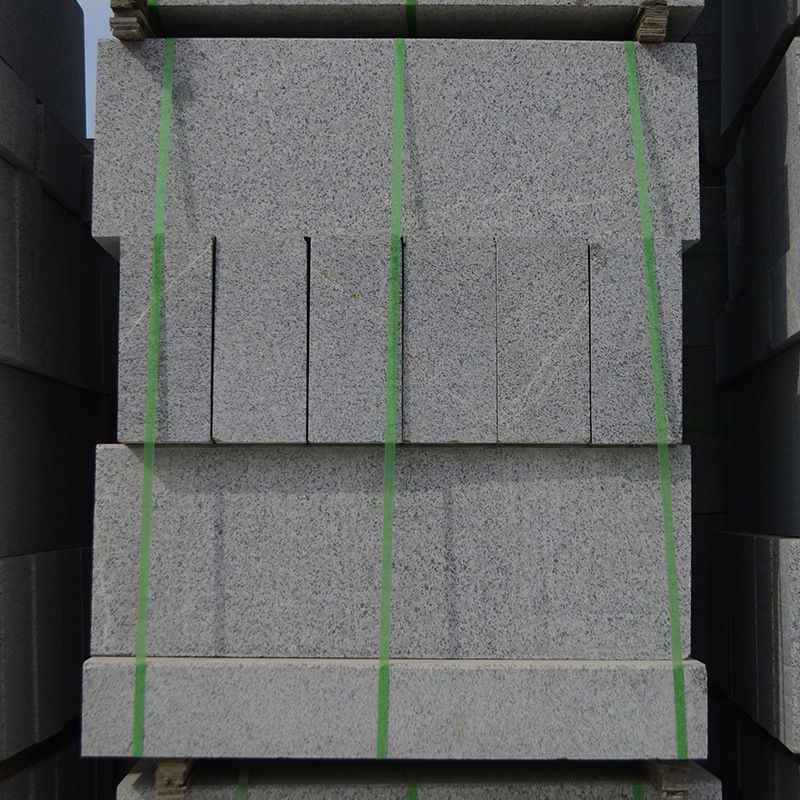 花岗岩路沿石价格低 五莲花路边石 人行道立道牙砖 平路缘石图片