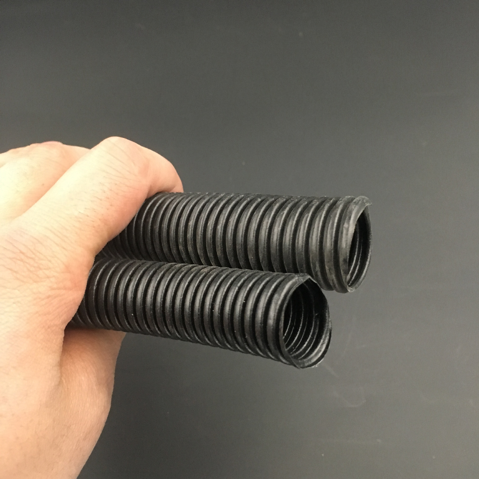 pe塑料波纹管小电线束管电工套管聚乙烯螺纹管保护软管黑色可开口