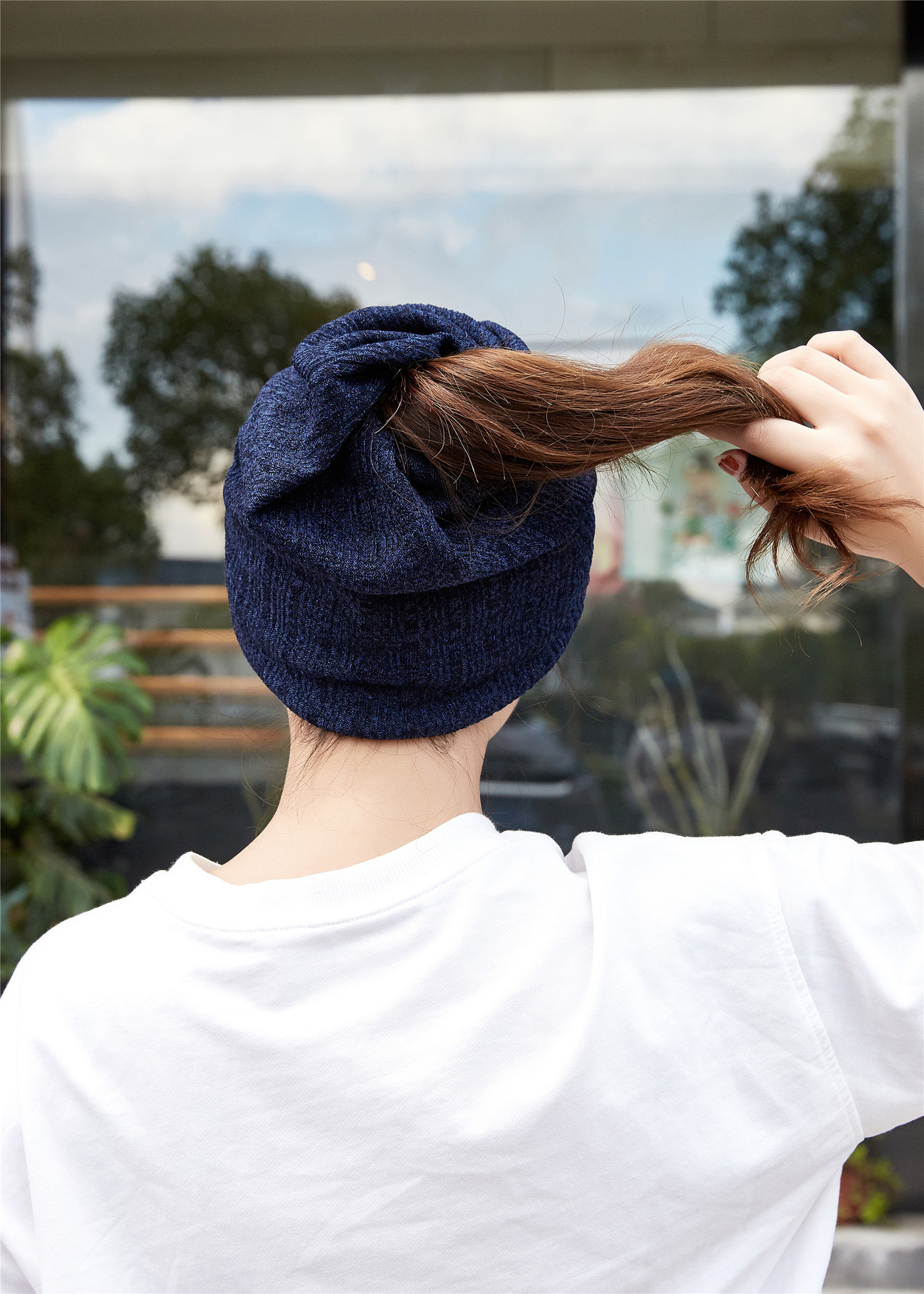 跨境外贸新款秋冬季百搭亮片马尾套头帽防风亚马逊包头帽鸭舌帽