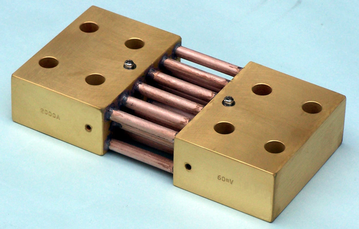 fl2-2000a 直流分流器