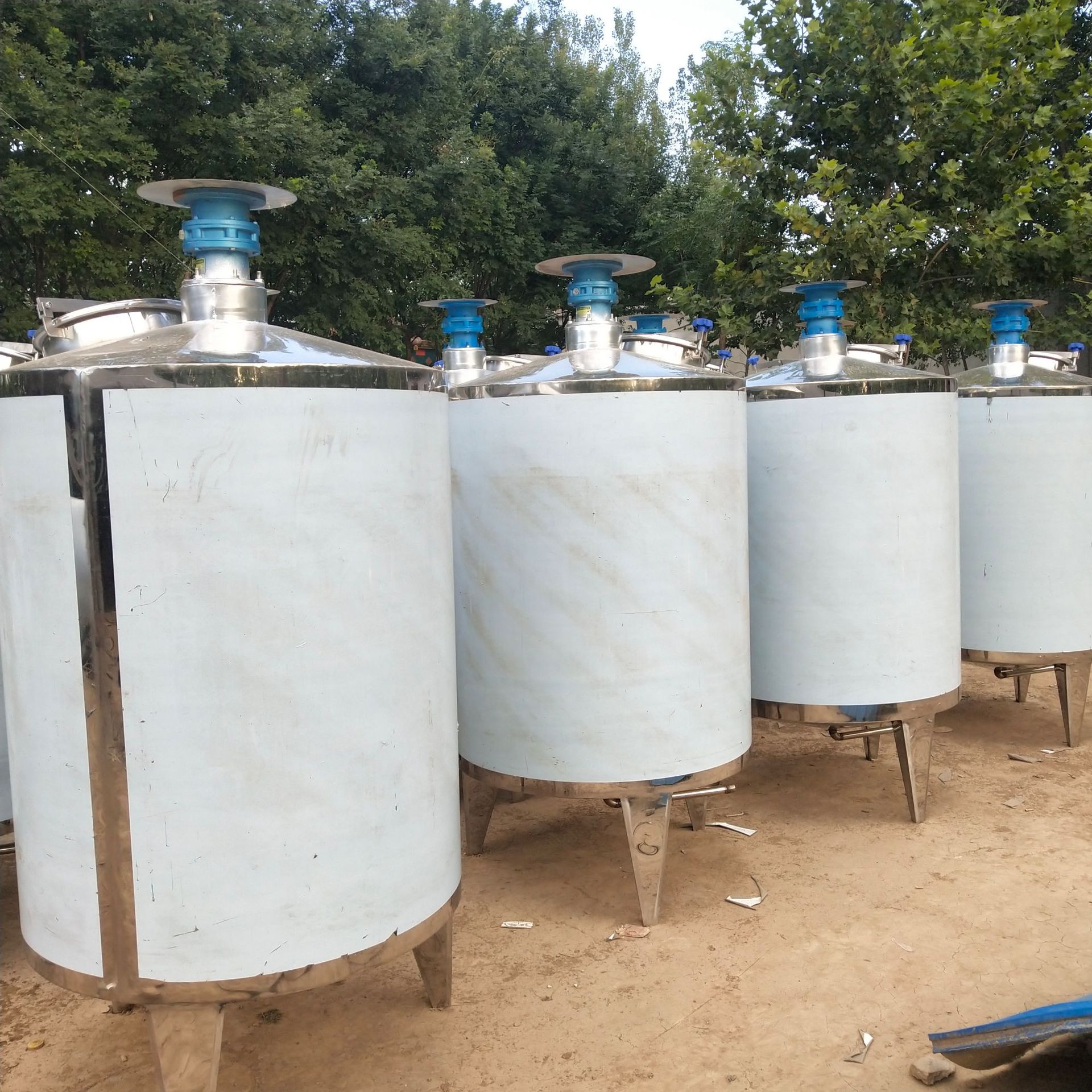 出售3吨不锈钢拌料罐 不锈钢电加热搅拌罐 双层导热油加热搅拌罐