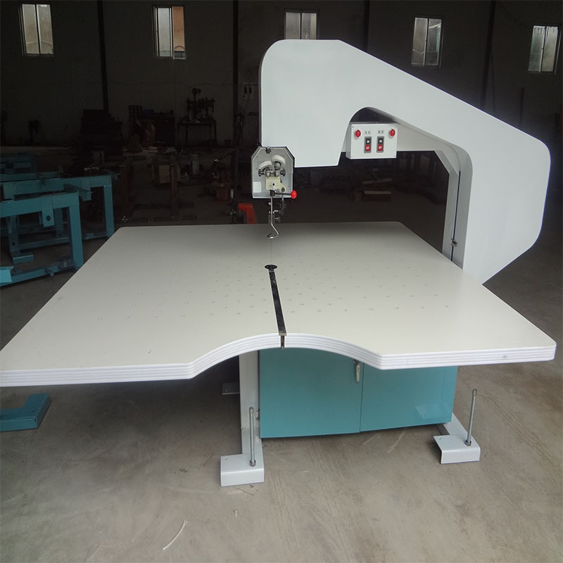 供应服装裁剪机械设备700型钢带裁剪机龙门刀面料运剪改版裁布机