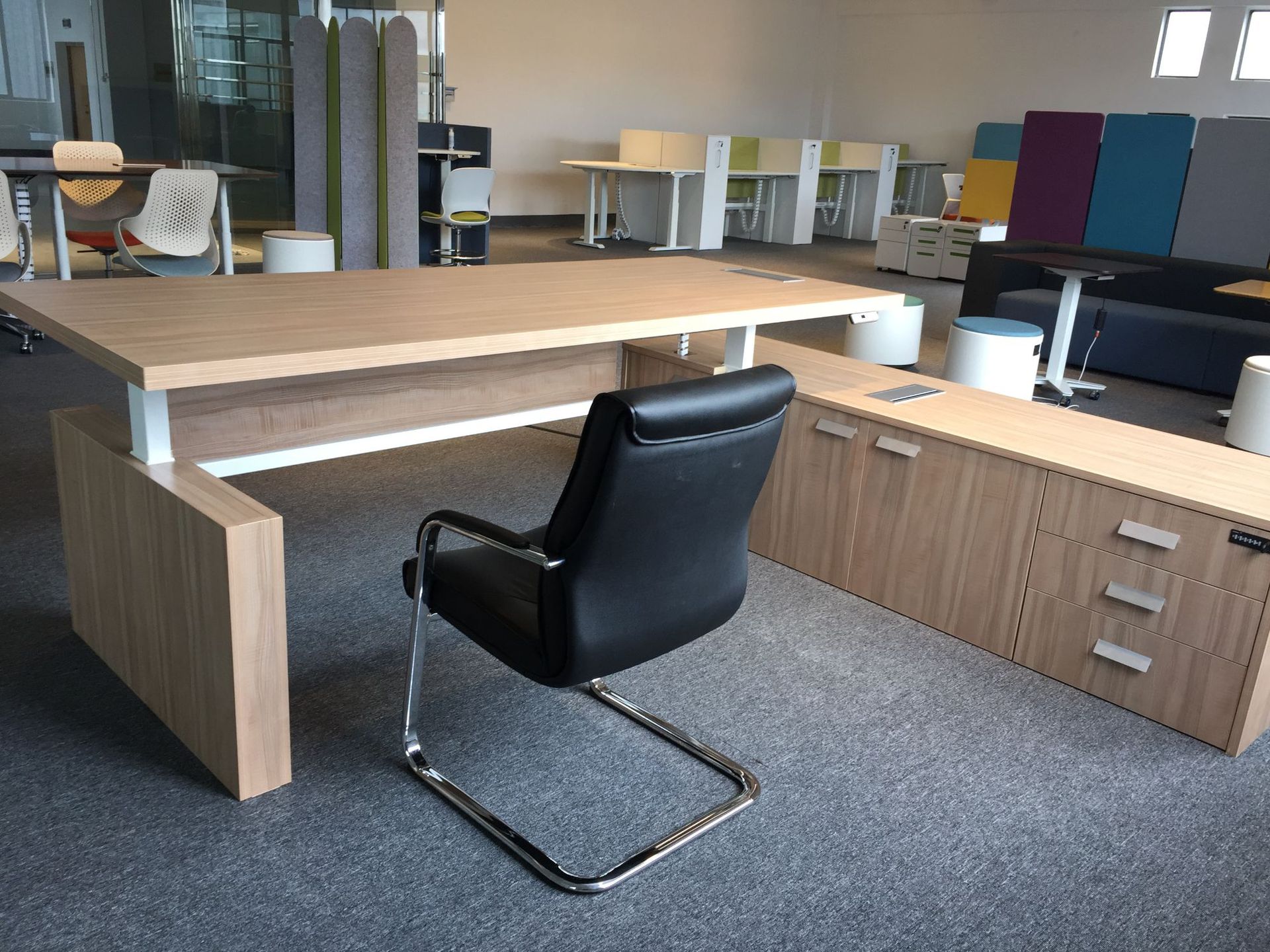 高端大气董事长桌总裁桌胡桃木实木老板桌电动升降桌