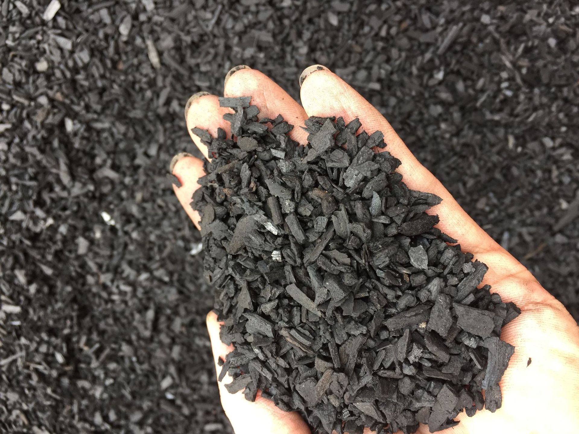 炭渣003型号炭渣003规格木炭渣(目)固定碳70(%)货号炭渣003品名木炭渣