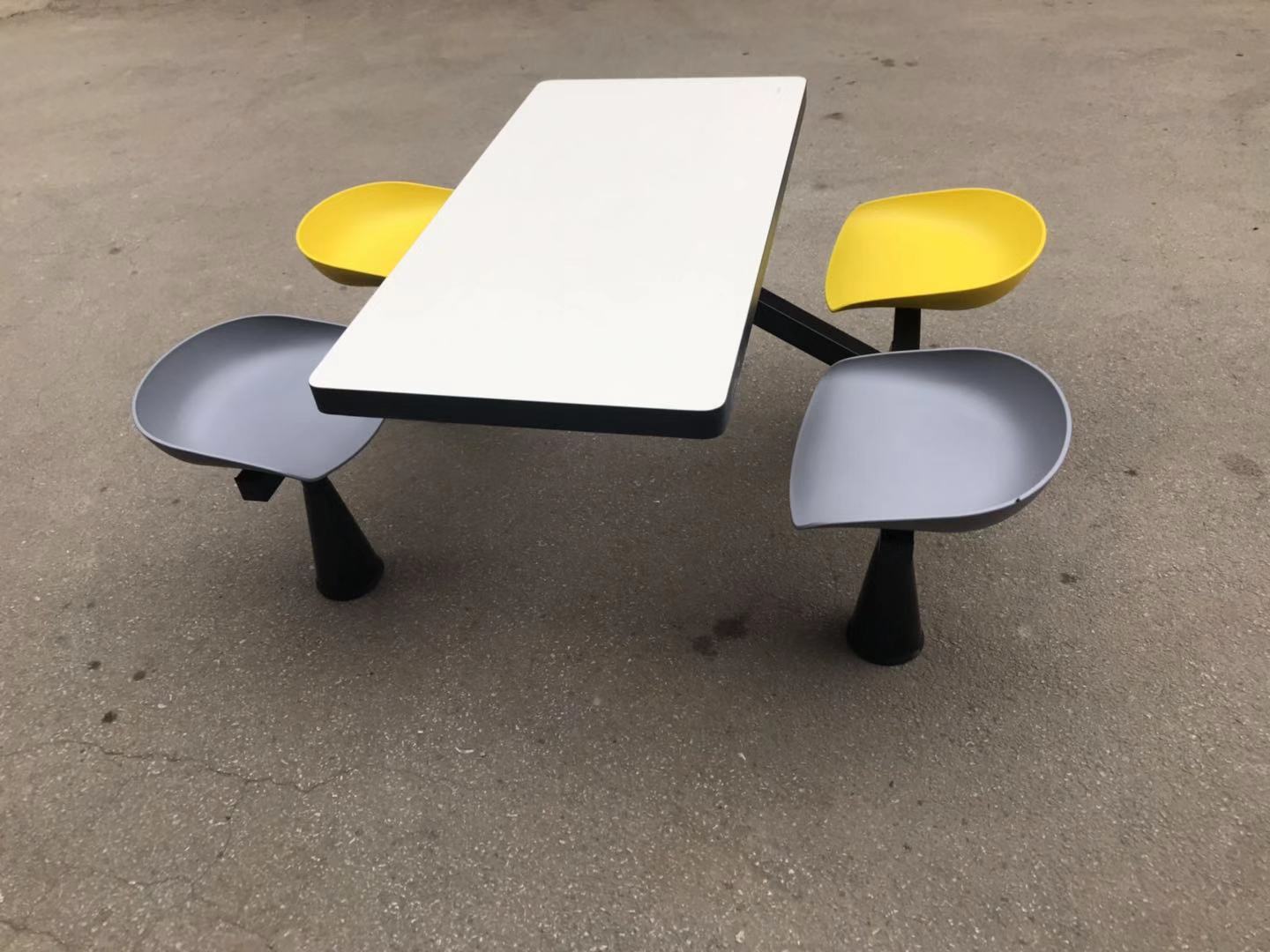 时尚餐桌椅连体食堂四连体餐桌椅厂家四人连体餐桌塑料连体餐桌椅