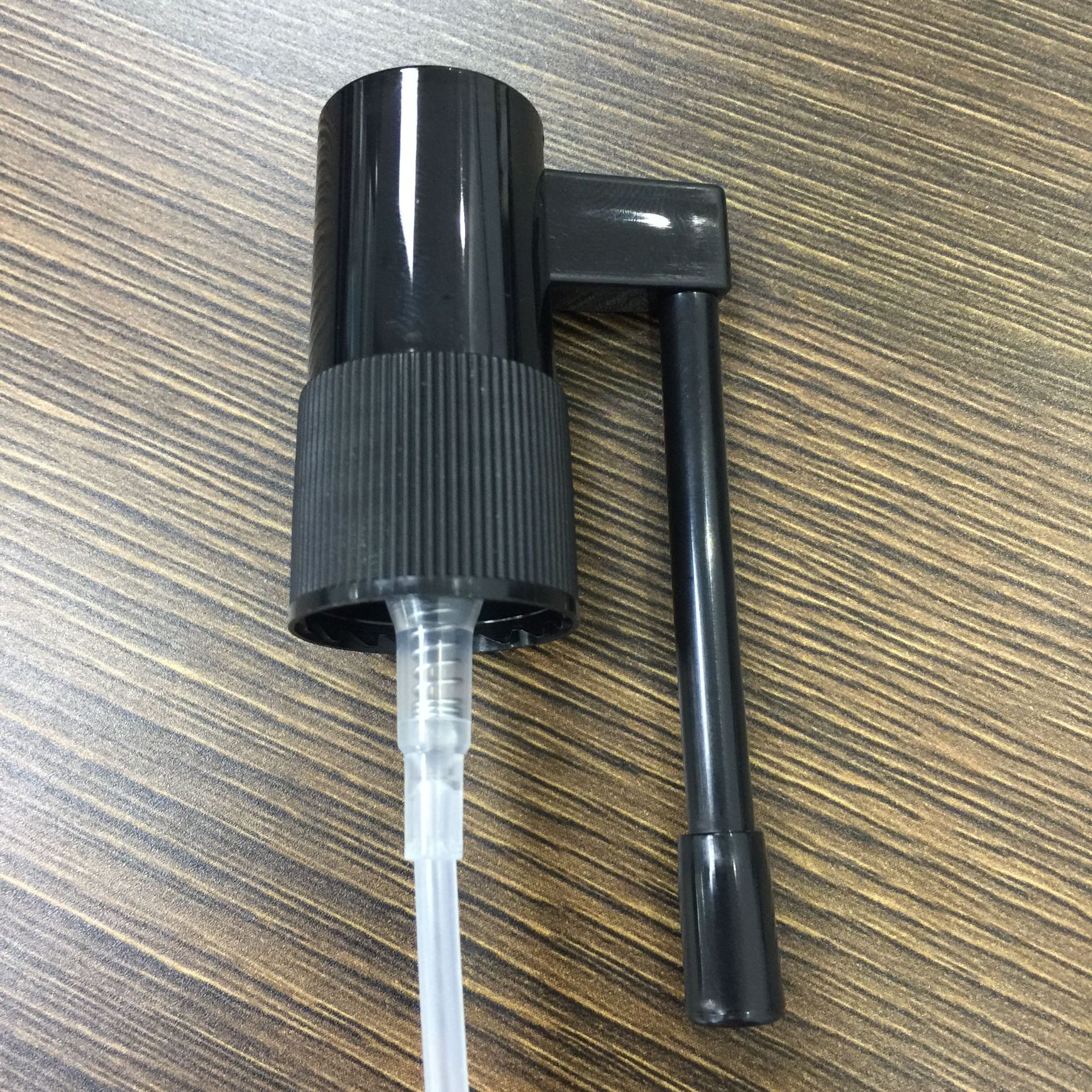 18/415 pp塑料迷你长款摇杆式鼻喷泵头长摇臂360度旋转式摇杆喷头