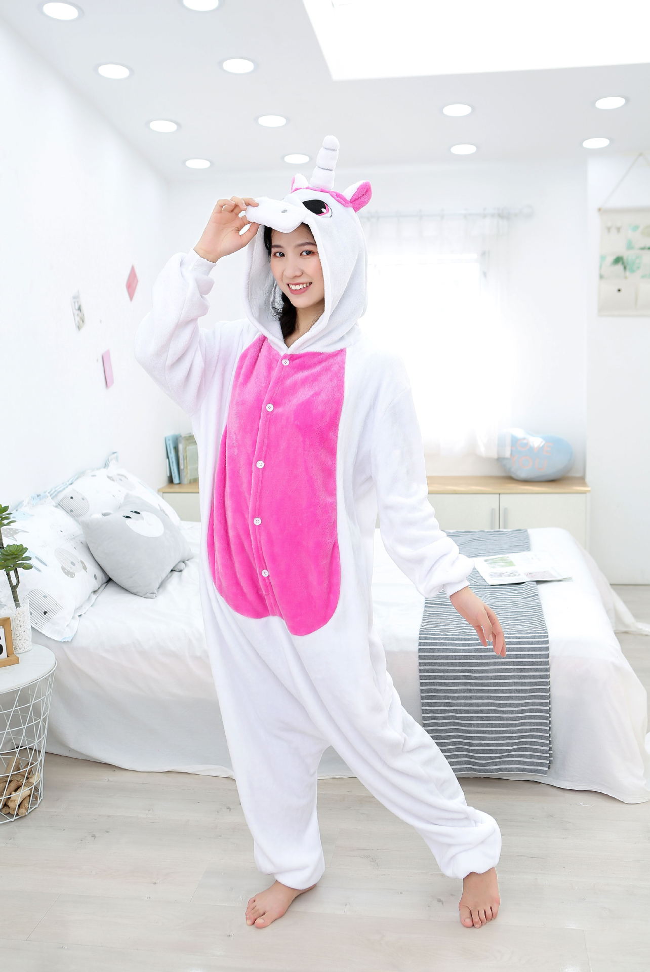 卡通连体亲子情侣秋冬法兰绒枚红独角兽动物睡衣家居服批发代发