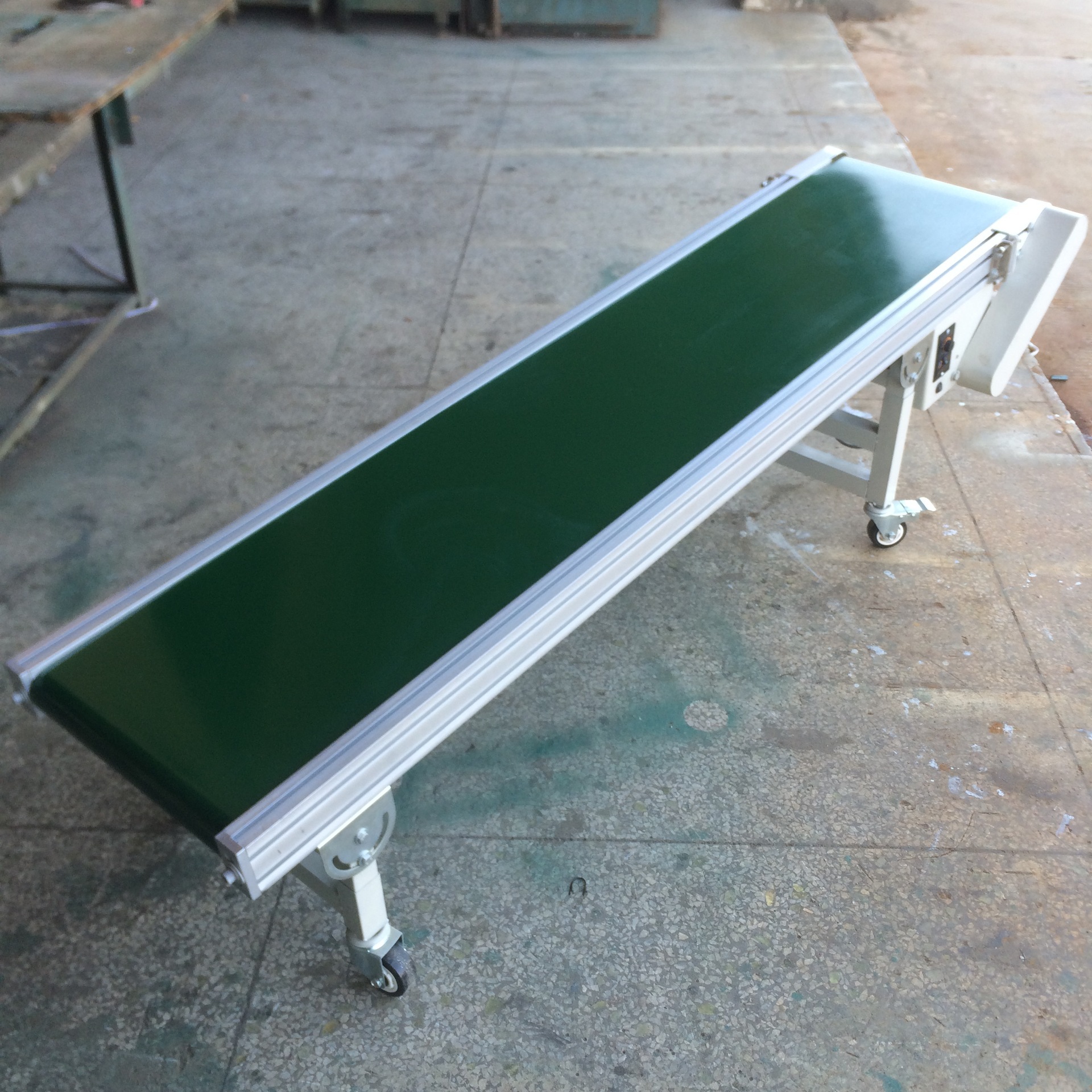 中山厂家供应可定制小型链板皮带输送机微型粮食传送带流水线