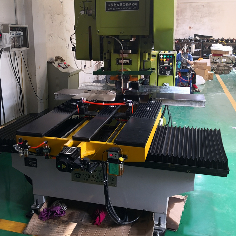 瓶盖罐盖冲床数控送料机 五金冲压送料机 广告冲孔机送料机