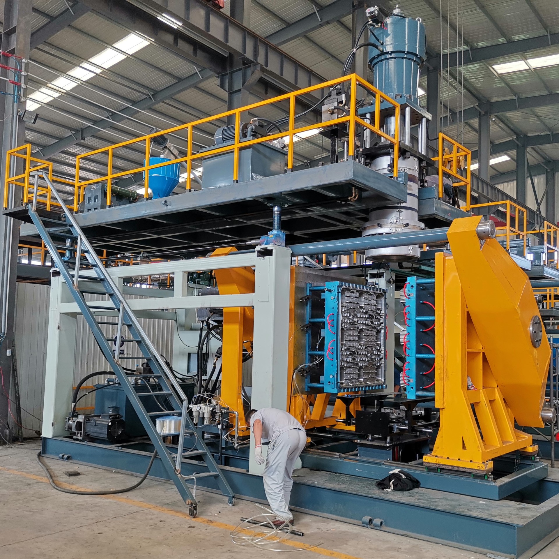 九脚塑料托盘全自动中空吹塑机托盘吹塑成型机大型全自动托盘吹塑