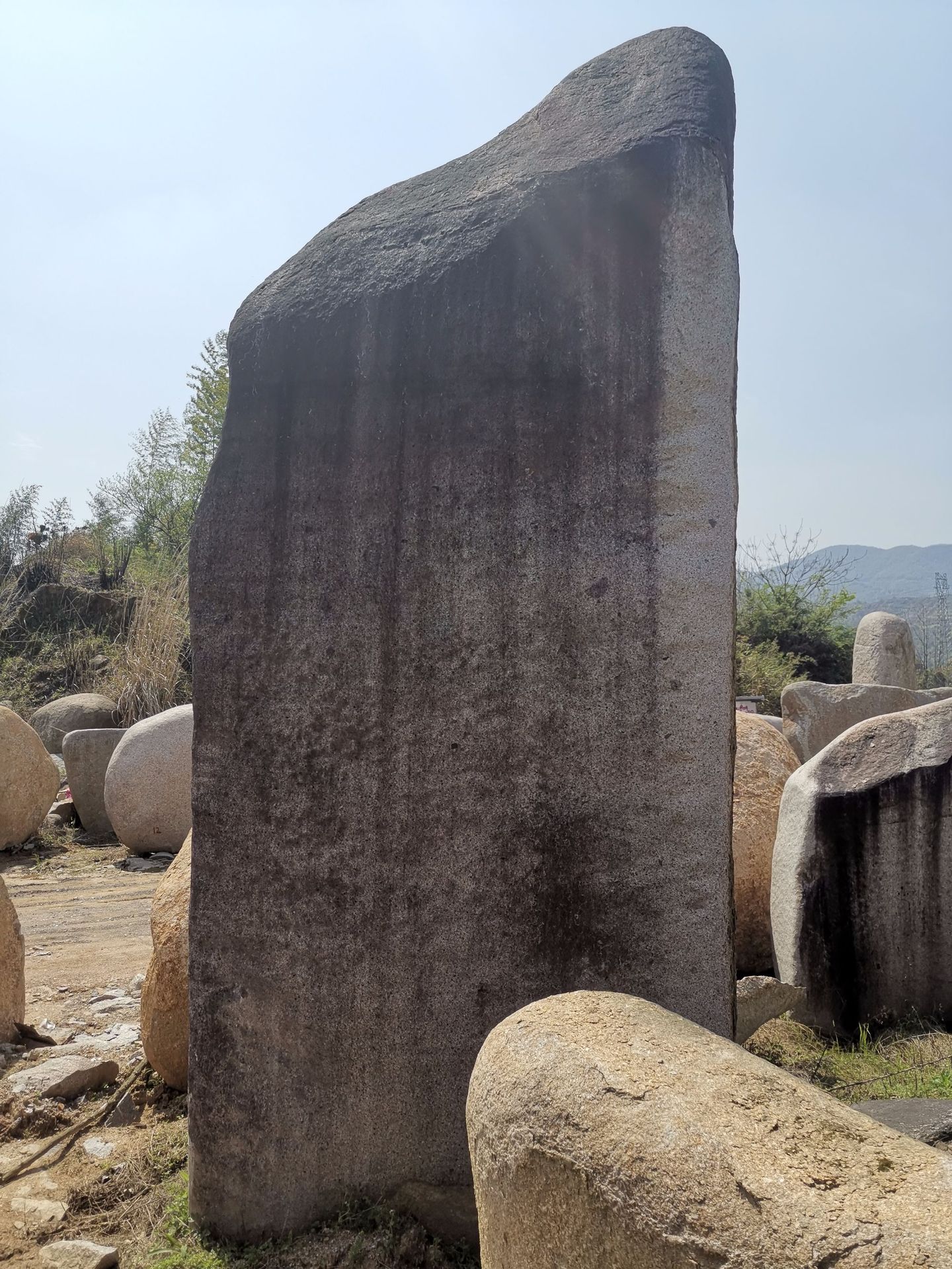 电话:18042318891本店所有石头不承担运费,具体所需尺寸大石头请联系