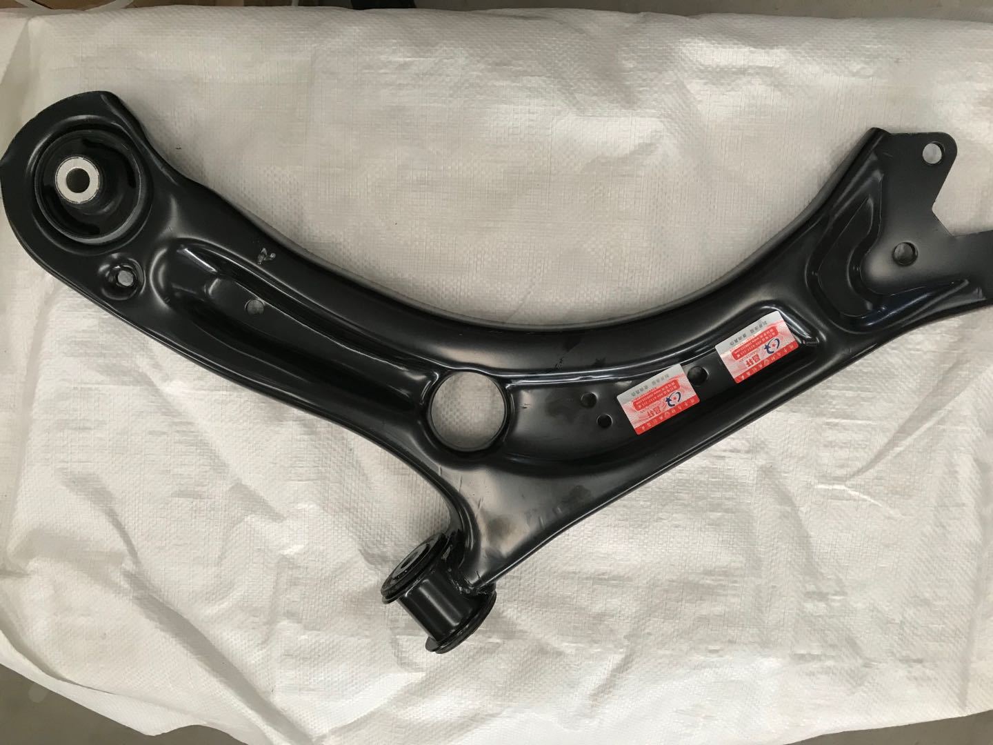 三角臂 下支臂 下摆臂 适用于新款帕萨特 稳定 耐用 安全