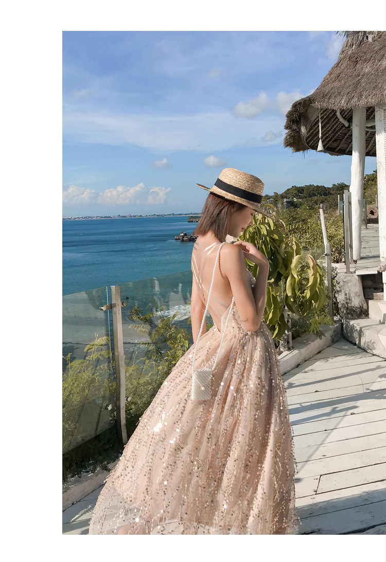 亮片大露背连衣裙超仙心机裙子设计感吊带长裙泰国度假显瘦