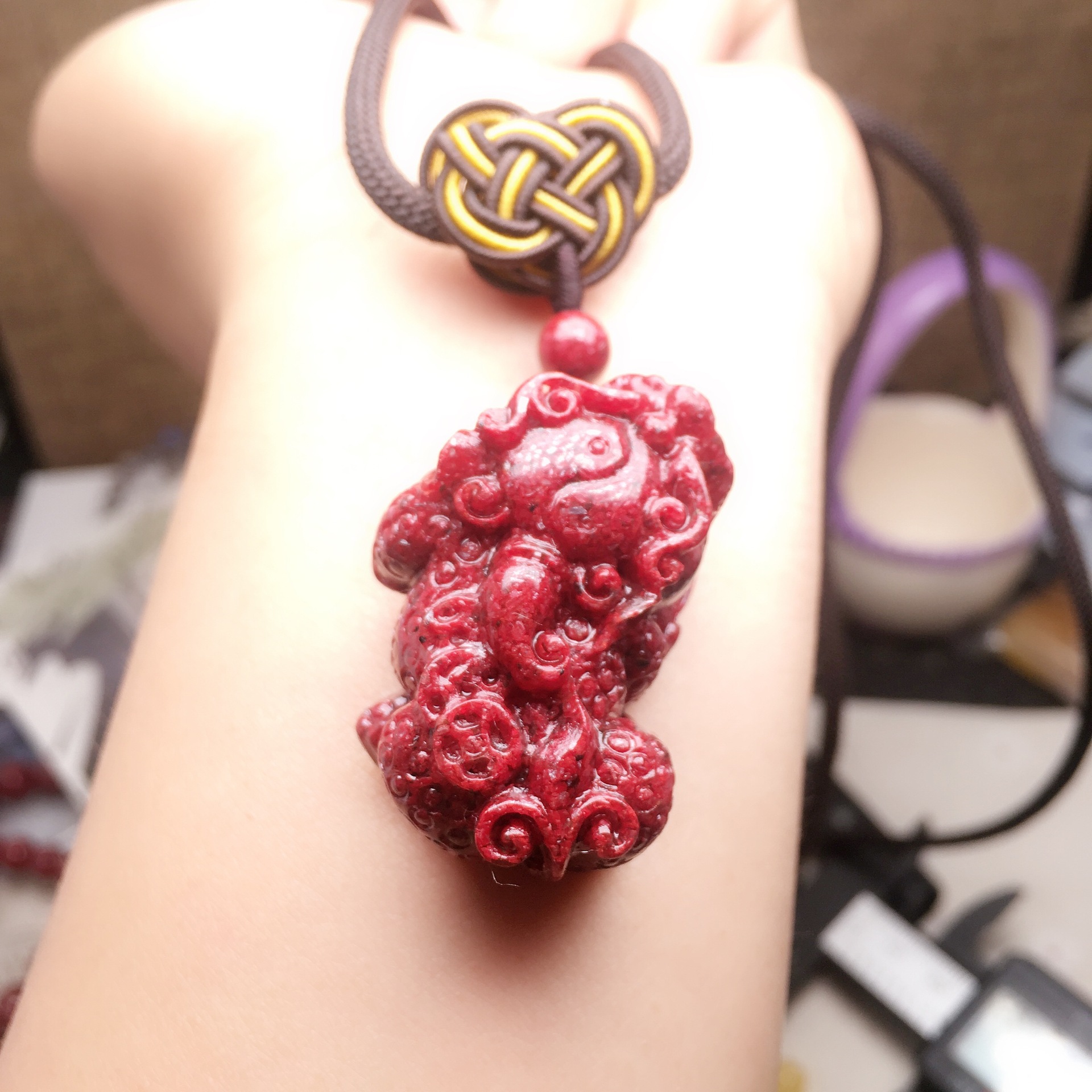 透光朱砂貔貅吊坠 天然原矿晶体朱砂招财貔貅吊坠 转运 招财 辟邪