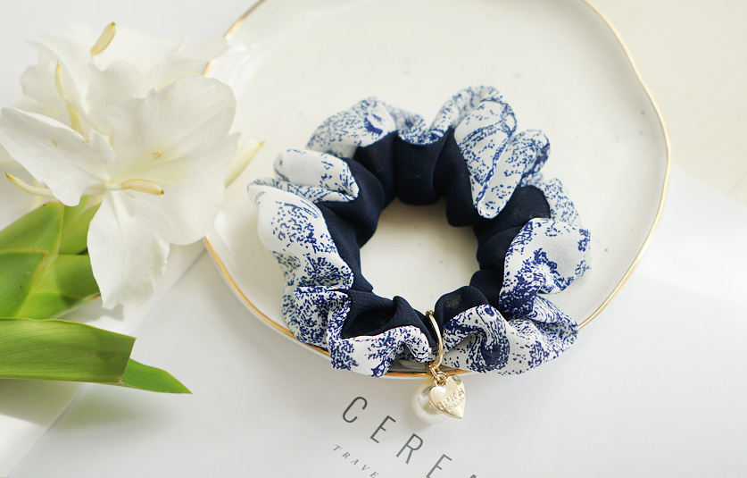 Korean New Blue and White Porcelain Chiffon Cloth Headdress Flower Hair Accessories Female Online Influencer Temperament Korean Style Pearl Large Intestine Hair Ring Wholesale