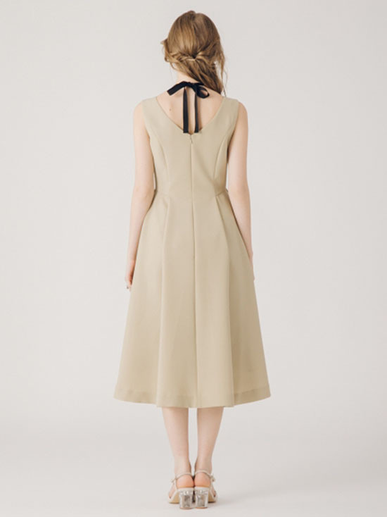 19女装新款 女式优雅收腰v型领裥褶大摆连衣裙