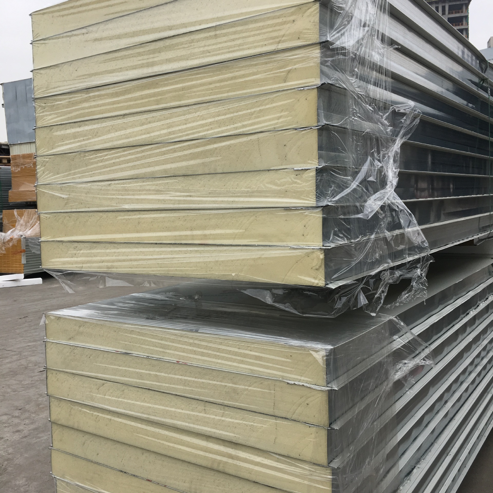 深圳板材专业专注彩钢聚氨酯板保温板效果好稳定性好