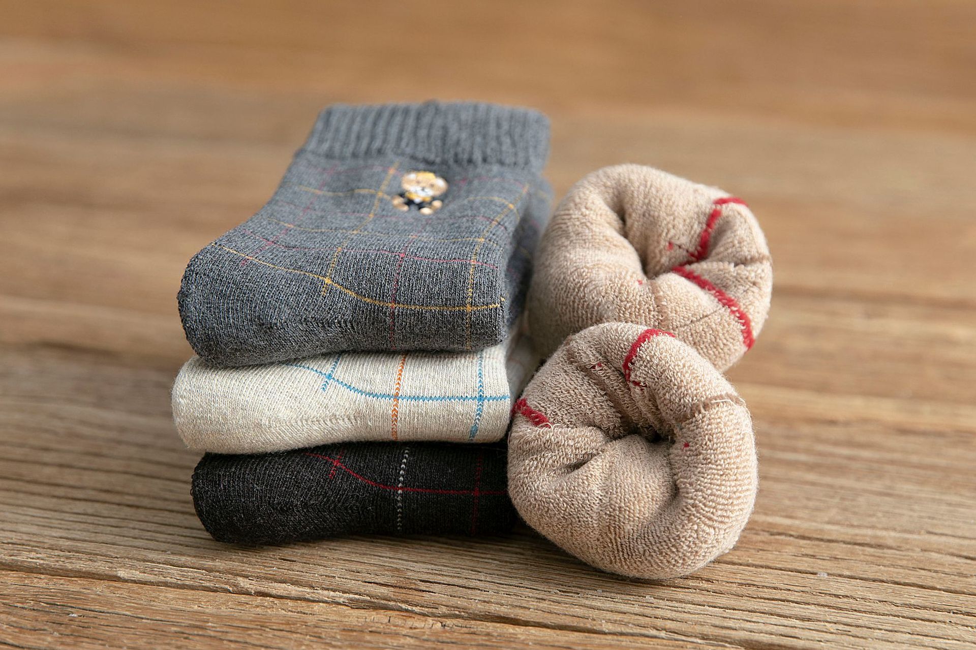 秋冬新款加厚加绒保暖女袜子日系刺绣小熊细格子毛巾袜毛圈袜批发