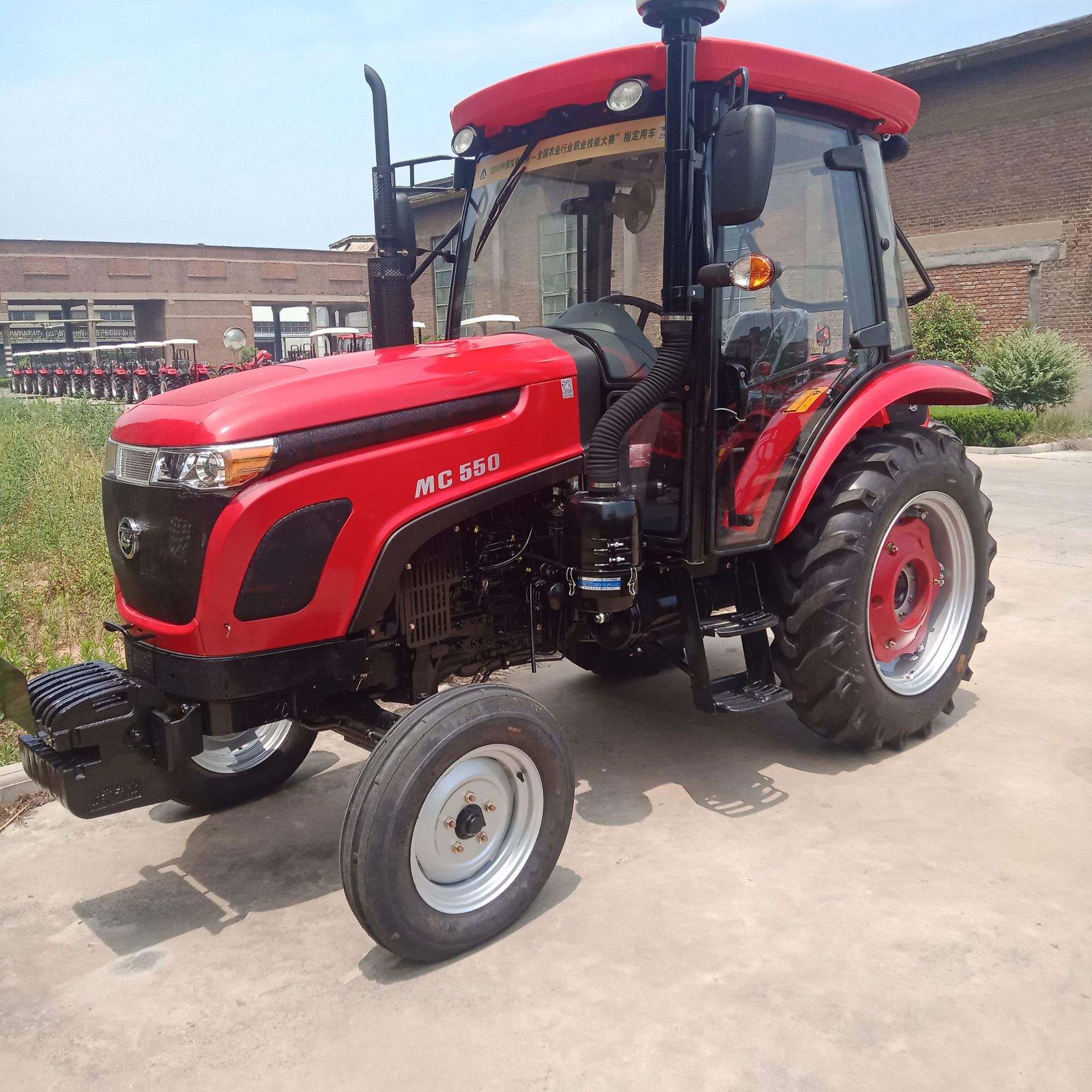 农用山托泰山多功能简单操作四轮拖拉机 大马力五征四驱拖拉机