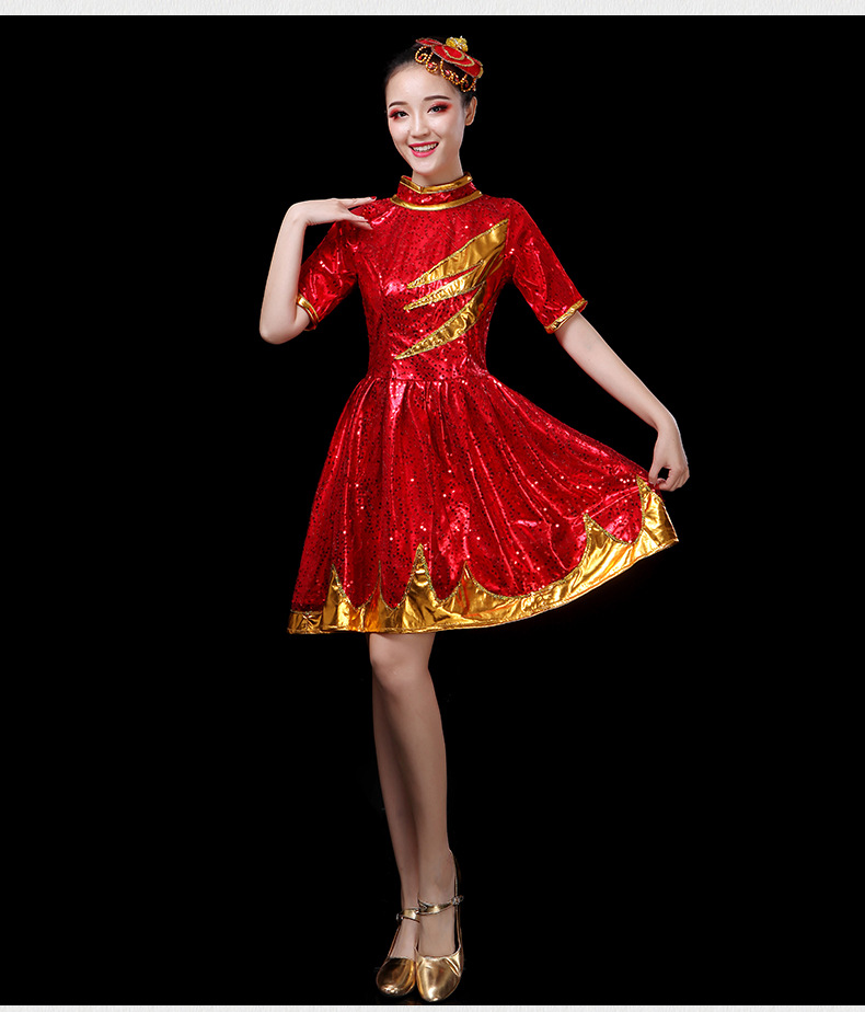 新款现代舞舞蹈服装表演亮片女广场舞连衣裙快板爵士舞青春演出服