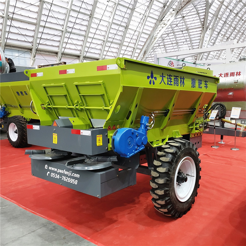 雨林厂家供应 新型四轮车扬粪机 粪肥施肥器