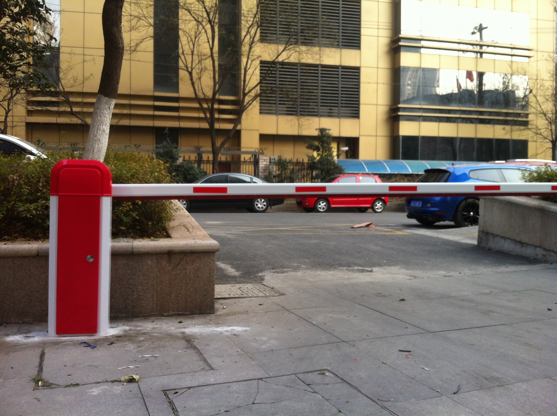 盐城 南通厂家直销百胜品牌6606道闸门/地下车库出入口起落杆