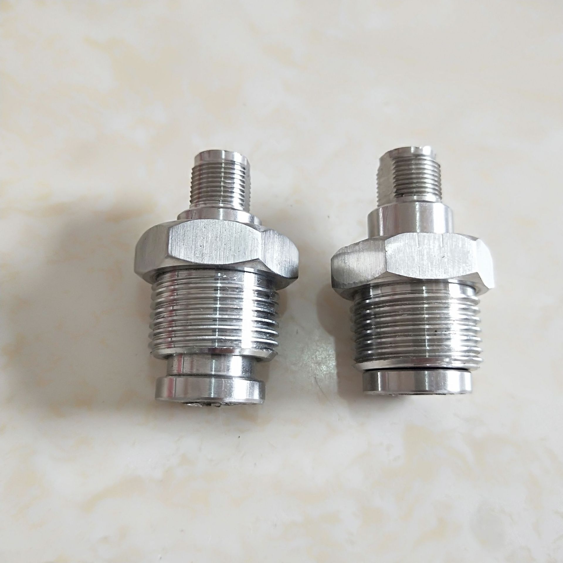 【商家直销】专业供应优质不锈钢双金属接头 万向接头 仪表接头