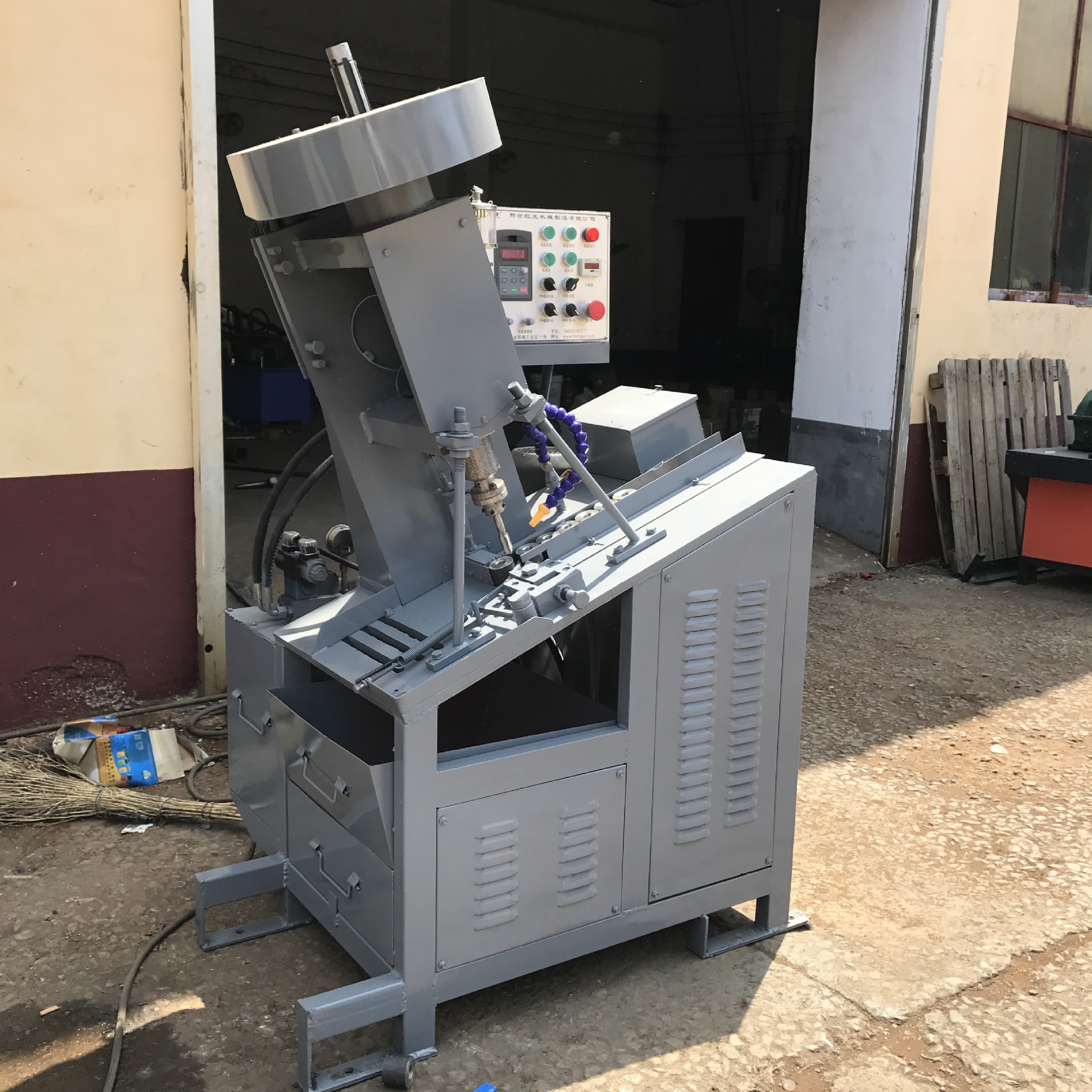 邢台红光hg32钢筋连接套筒自动攻丝机自动攻牙机人工续料