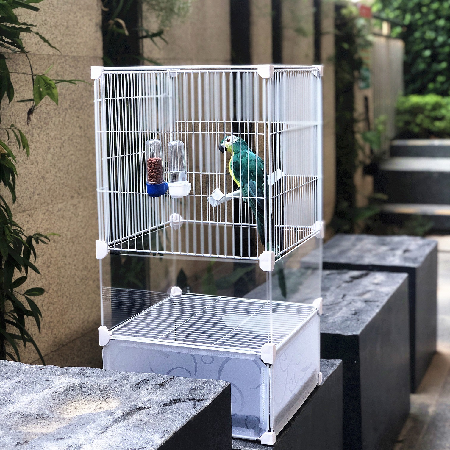 鸟笼鸽子笼鹦鹉画眉文鸟八哥绣眼笼子防撒防尘繁殖笼亚克力鸟笼