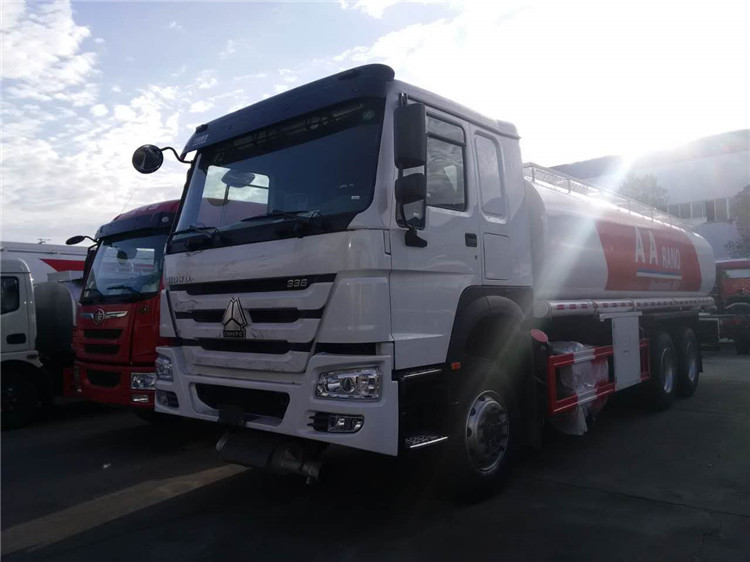 加油车 出口重汽豪沃运油车油罐车 出口布基纳法索运油车厂家直销