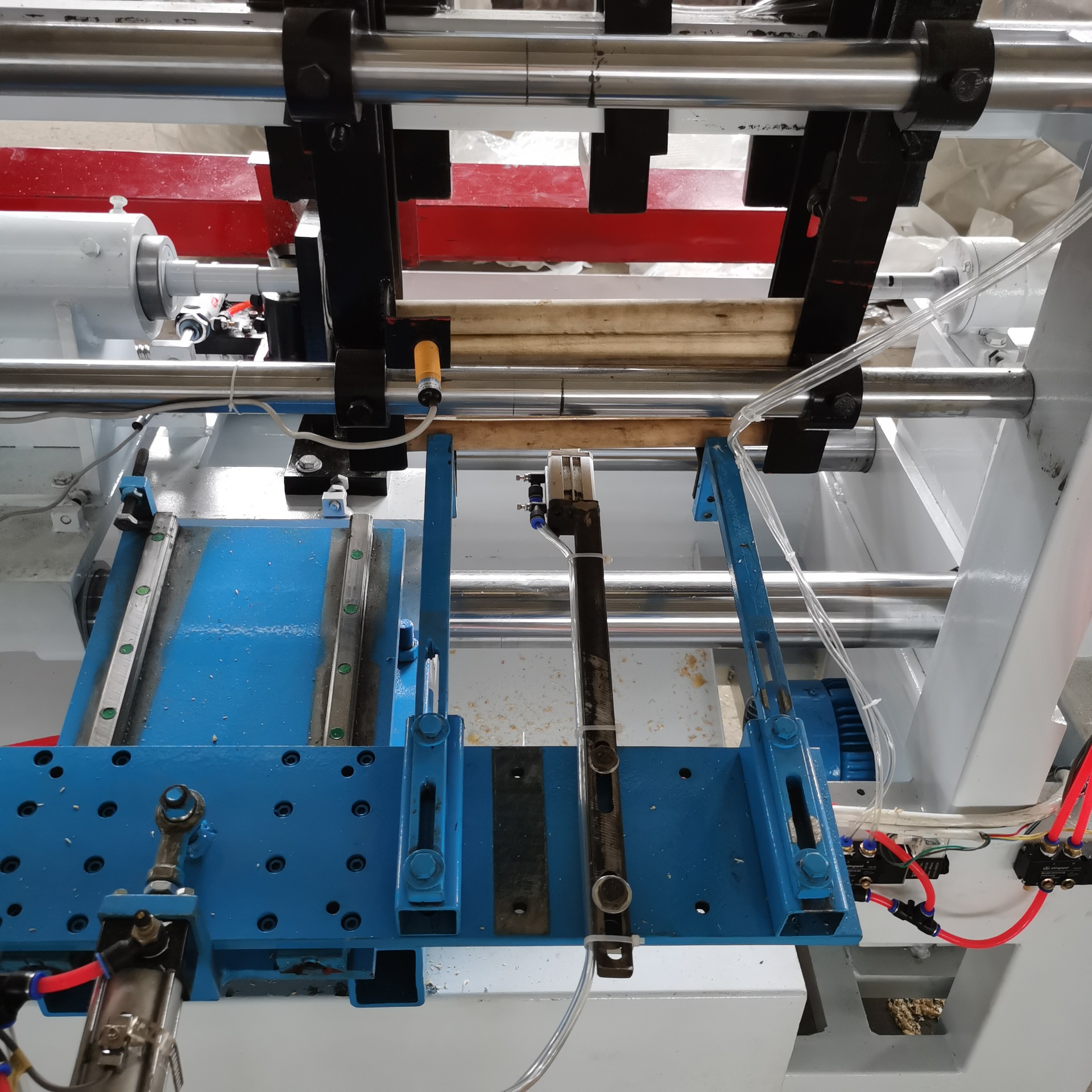 锥形木棍成型机 数控木工车床厂家圆棒机木柄锄把机 1.7米锄把机