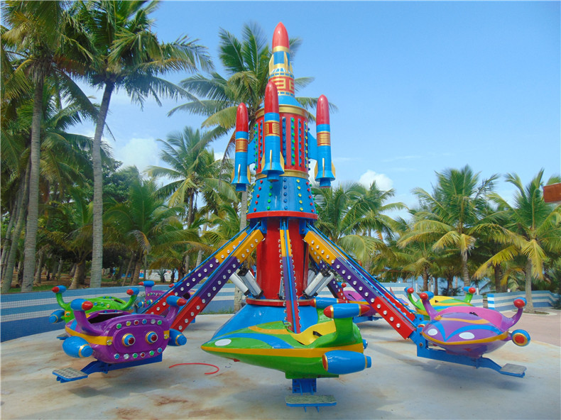 厂家直销新款自控飞车户外儿童6臂8臂旋转升降自控飞机游乐场设备