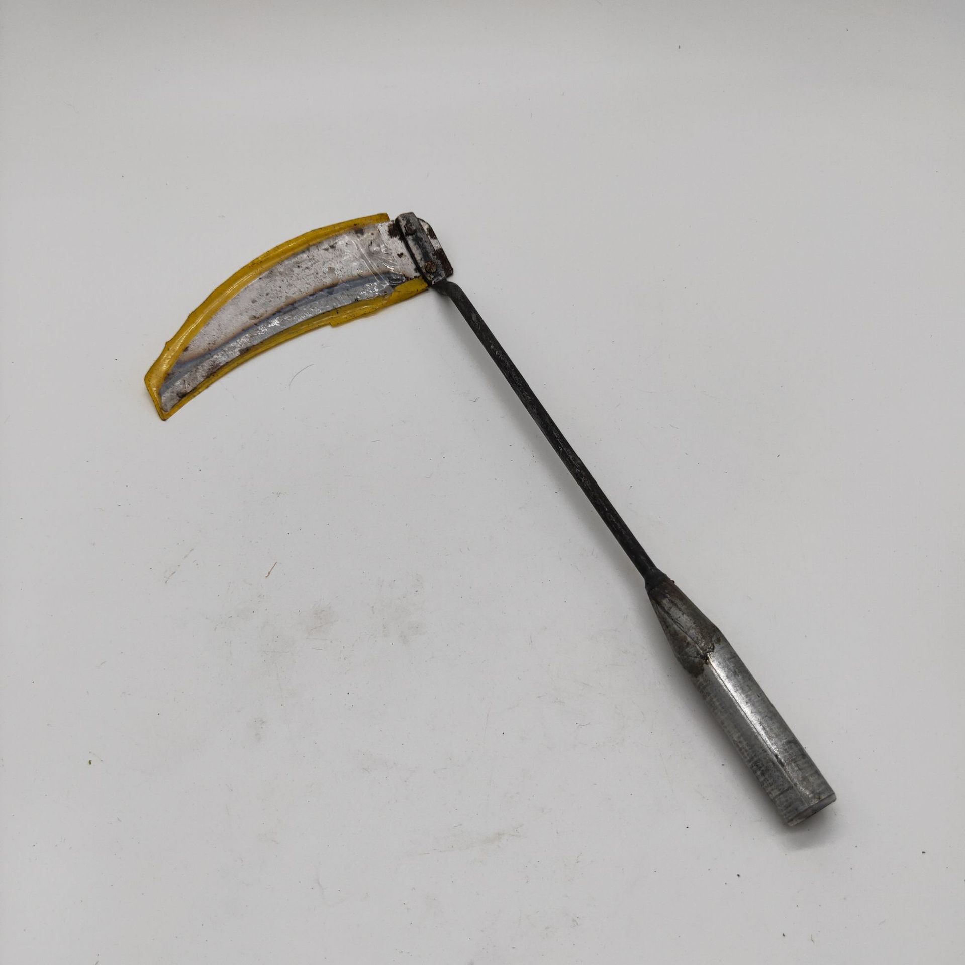 铁把农用割草割麦子月牙直把镰刀铁镰刀两元2元店货源批发