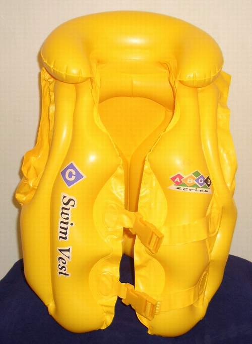 工厂定制充气游泳辅助产品 充气pvc浮力背心 吹气救生衣
