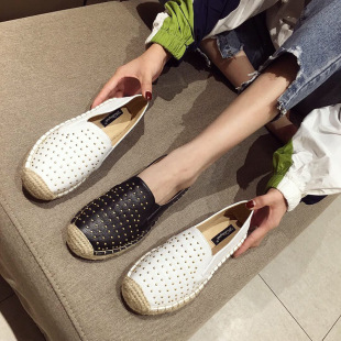 2019春季新款女鞋草编渔夫鞋平底单鞋女铆钉皮革女式小白鞋低帮鞋