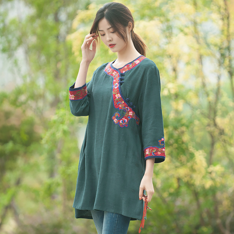 民族风绣花女装外套图片