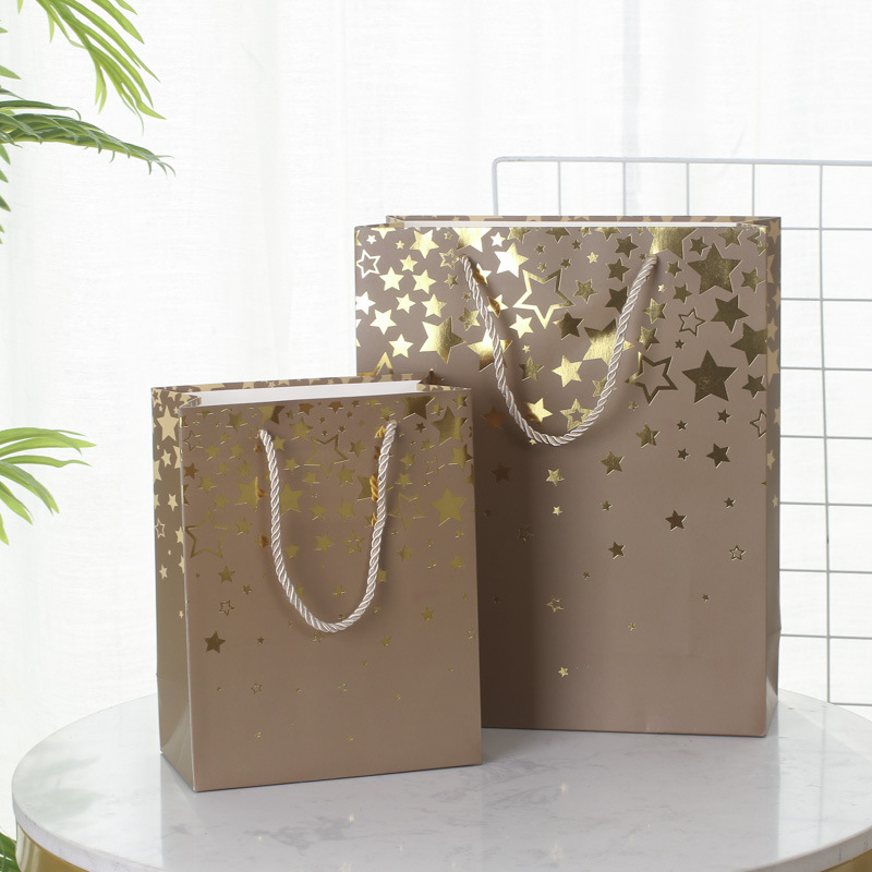 Exquisite Clothing Handbag Bronzing Gift Bag Clothes Shopping Bag Ivory Board Bag Custom Hand Gift Bag in Stock
