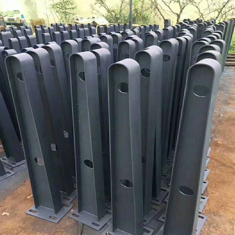 现货供应不锈钢雨棚钢梁雨棚支架 幕墙爪件钢梁牛腿雨棚钢梁