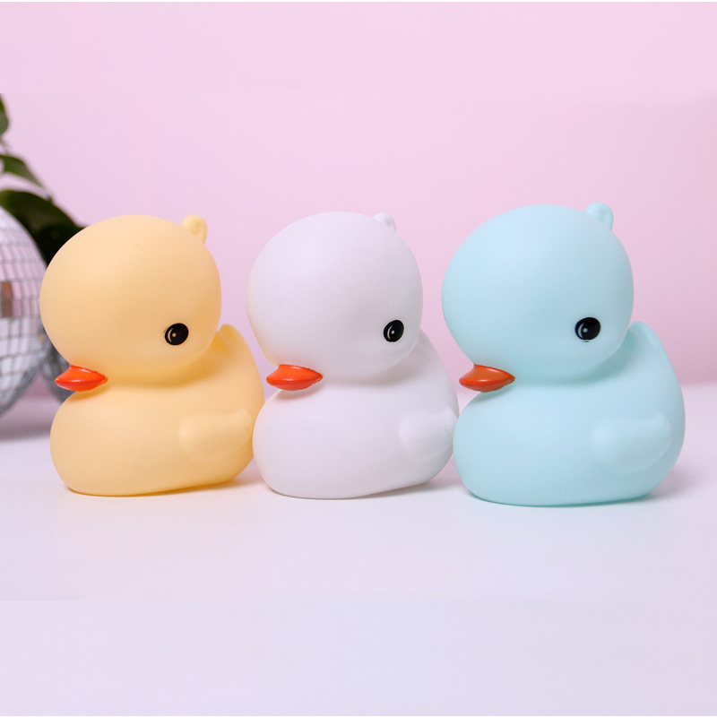 发光小鸭子小夜灯 七彩闪光小黄鸭儿童玩具夜市地摊货源热卖批发